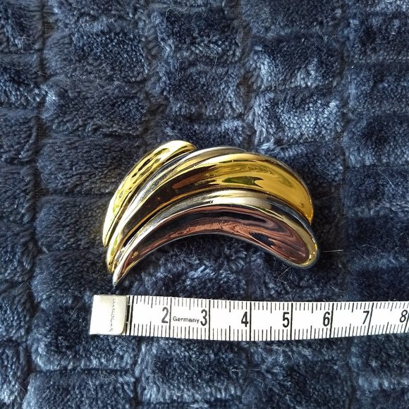 vintage 80s chunky wave swirl metal 2 tone earrings brooch set - Picture 3 of 4